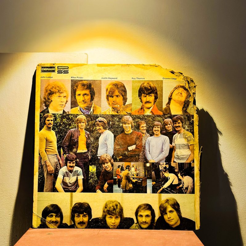 The Moody Blues — Unknown (back cover only) (Front)