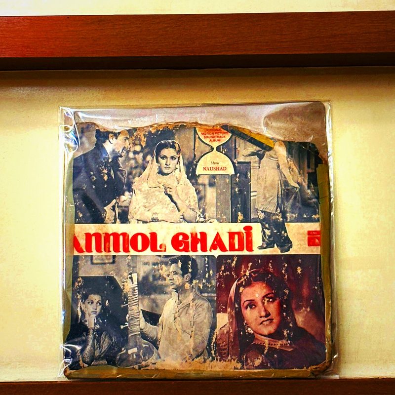 Naushad — Anmol Ghadi (Front)